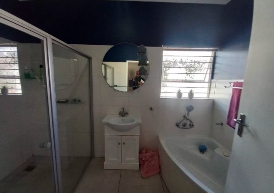 4 Bedroom Property for Sale in Bergsig Free State